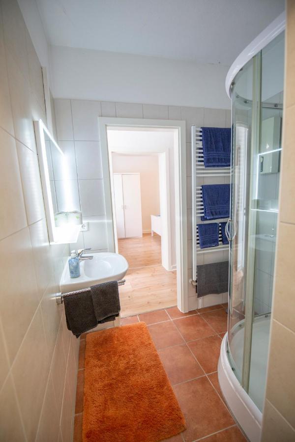 Apartment Mit Kleinem Innenhof Im Erdgeschoss Fuer Bis Zu 4 Personen Клоттен Экстерьер фото